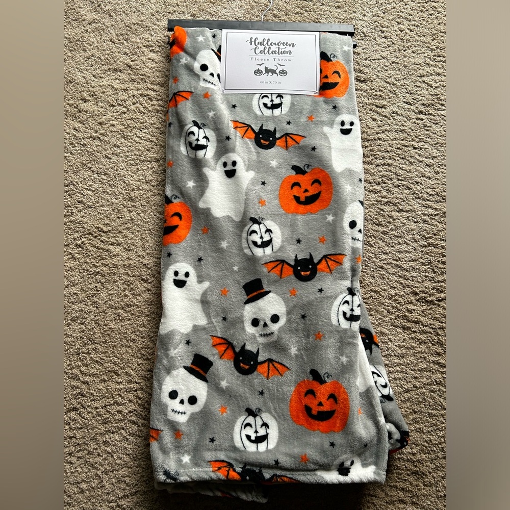 Halloween Bats Skulls Pumpkins Ghosts Blanket